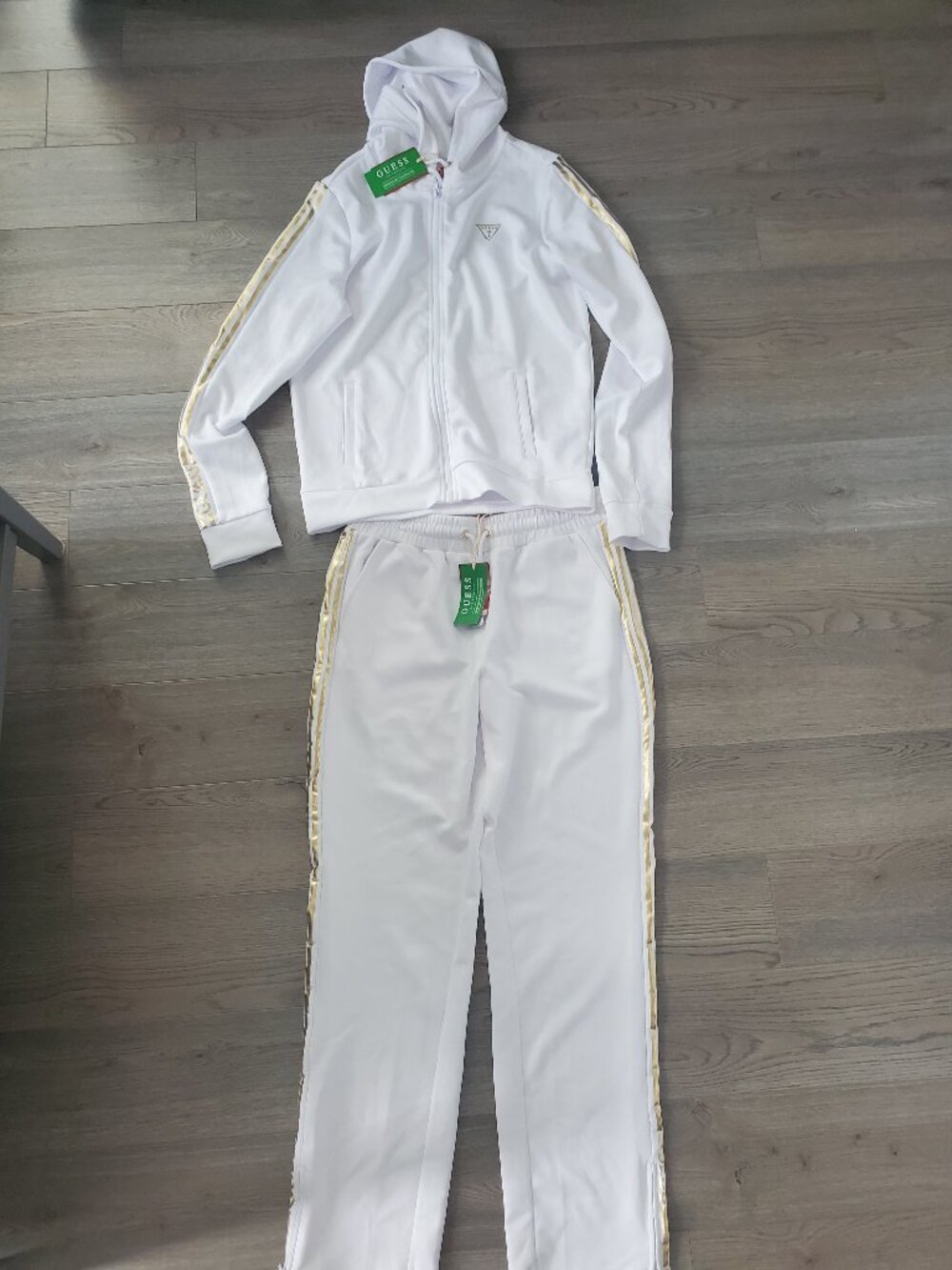 GUESS tracksuit - Picture 7 of 9